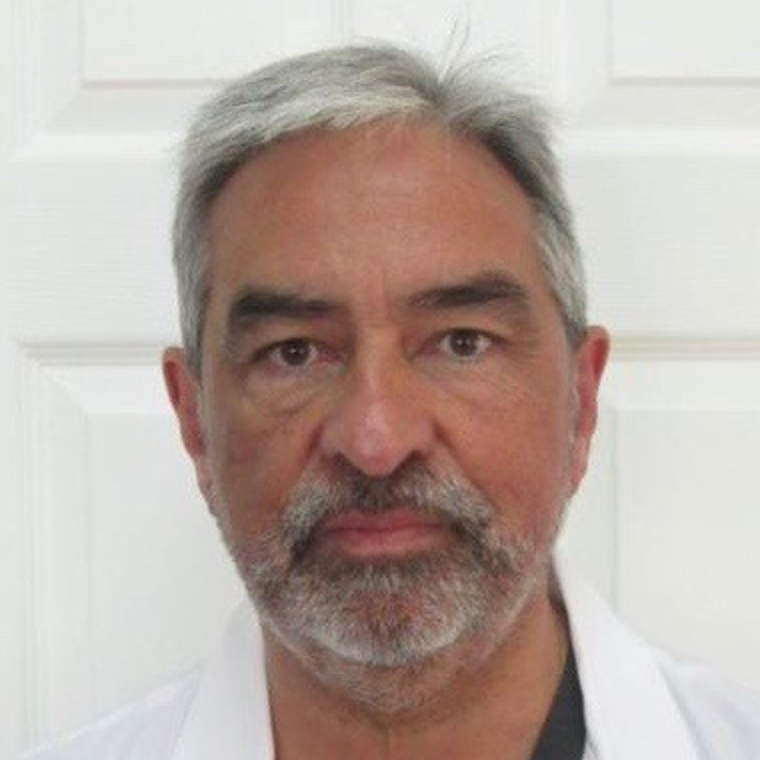 Dr. Carlos Escobar